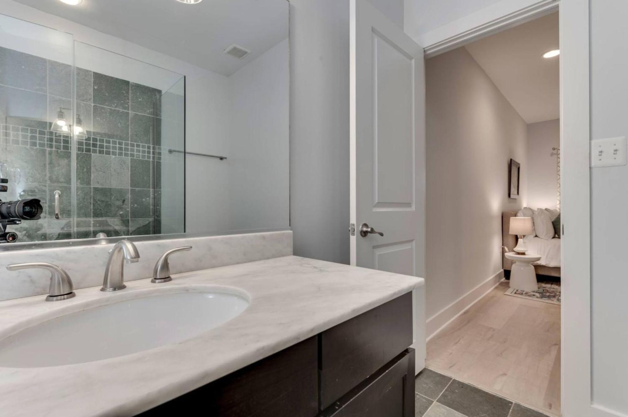 Luxe 2Bd2Ba Townhouse In Hip Area - Near Metro Apartamento Distrito de Colúmbia Exterior foto