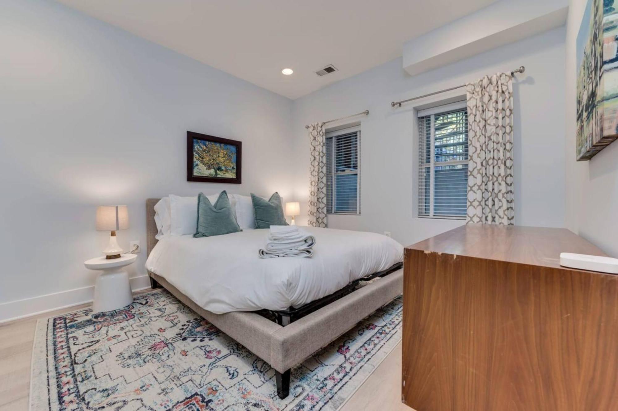 Luxe 2Bd2Ba Townhouse In Hip Area - Near Metro Apartamento Distrito de Colúmbia Exterior foto